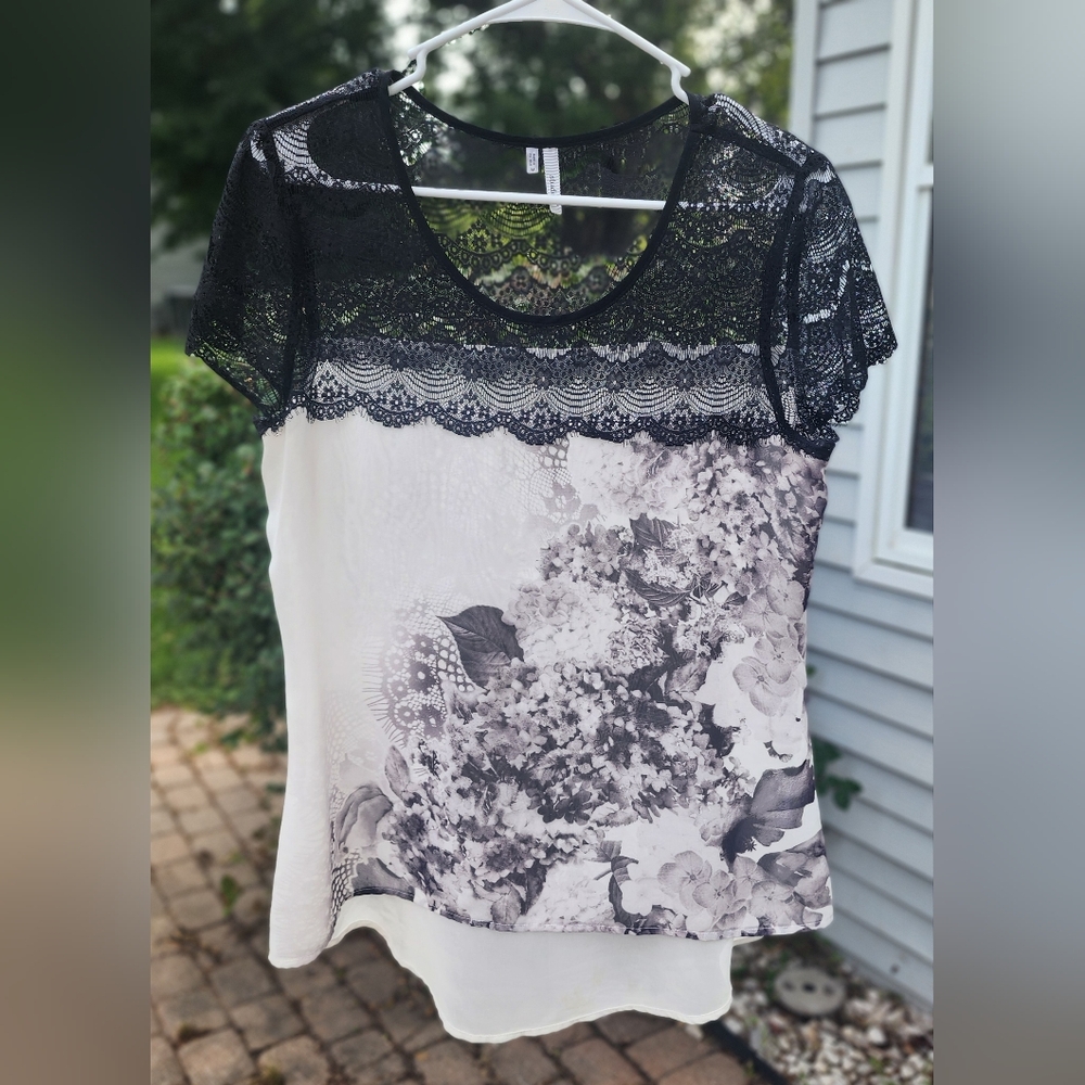 High-Low Elegant Black and White Lace Floral Top